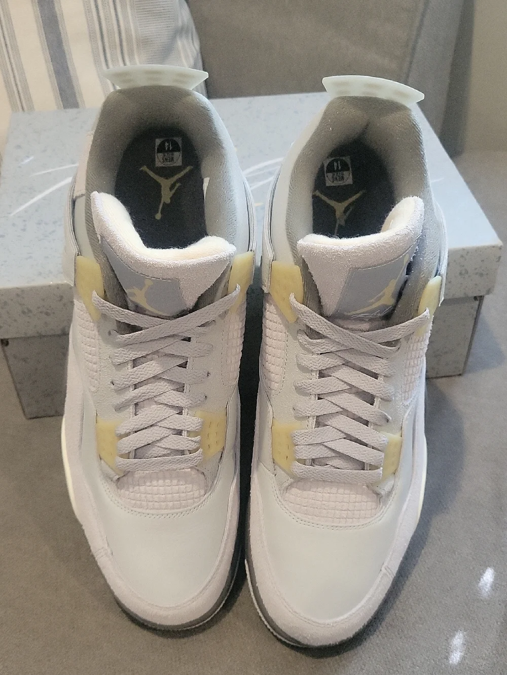 AIR JORDAN 4 RETRO SE - PHOTON DUST/PALE VANILLA - SIZE 14